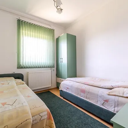 Vikendica Mrvica בית נופש