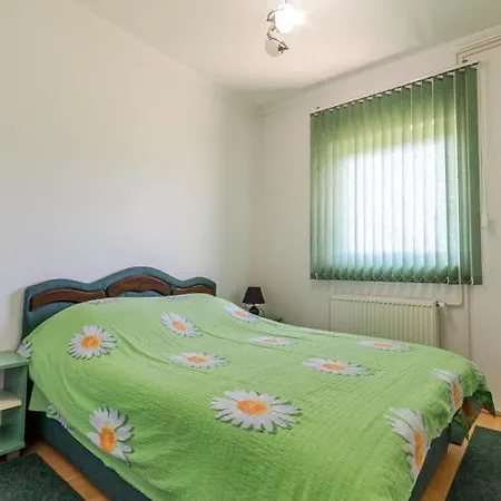 Vikendica Mrvica * באינה באשטה