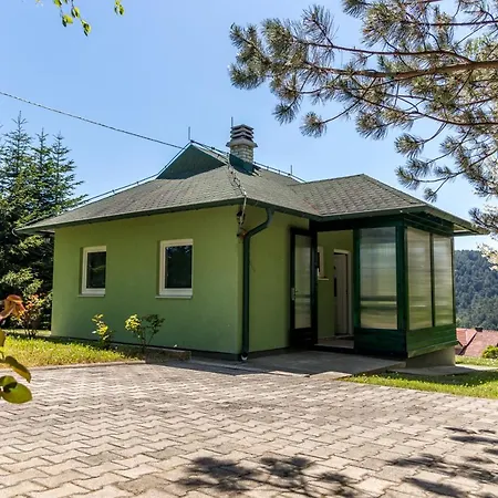 Vikendica Mrvica בית נופש *