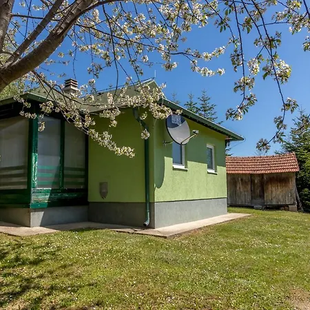 בית נופש Vikendica Mrvica באינה באשטה