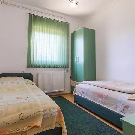 Vikendica Mrvica בית נופש