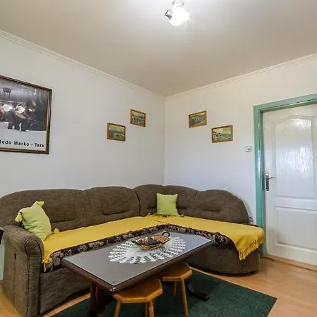 בית נופש Vikendica Mrvica